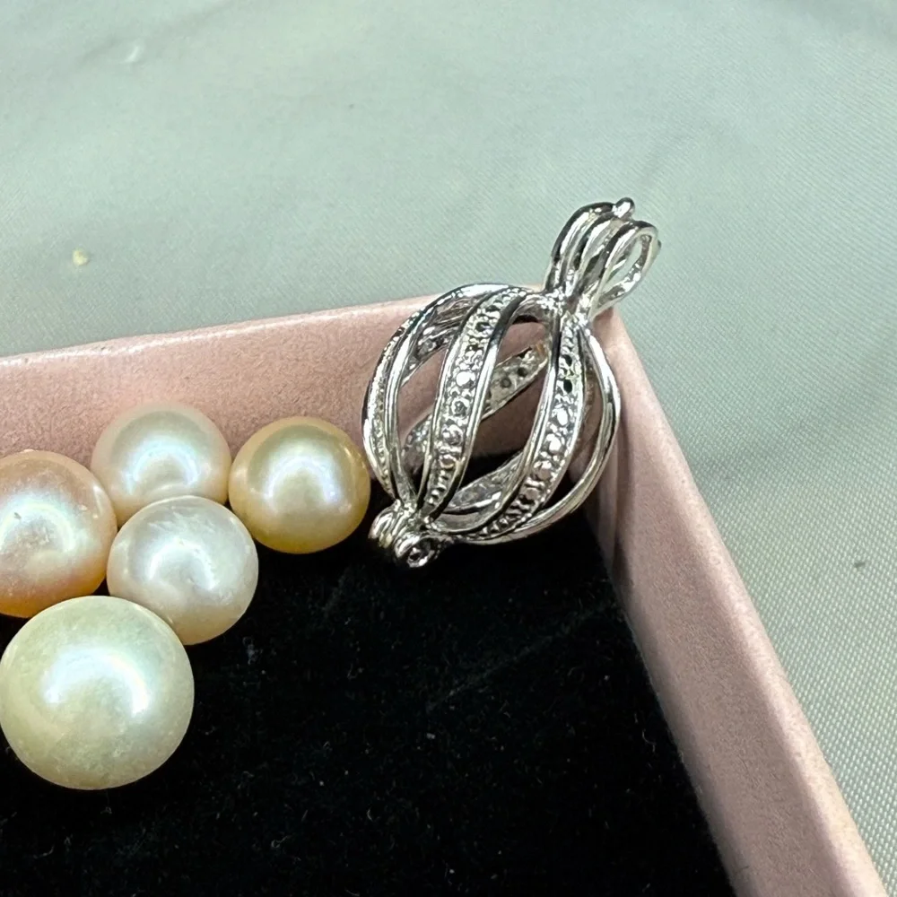 Authentic Pearls and 2 Pearl Charms - Picture 3 of 6